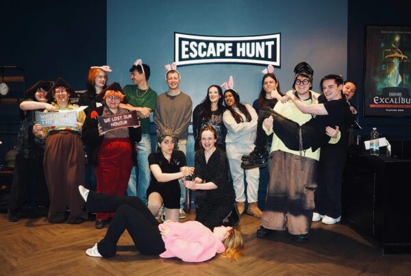 escape hunt group photo